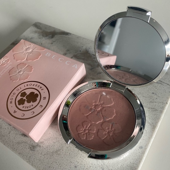 Becca highlighter - Picture 6 of 6